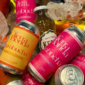 Botella de vidrio de Kombucha artesanal y orgánica de Tierra Florida, una bebida viva rica en probióticos y antioxidantes.